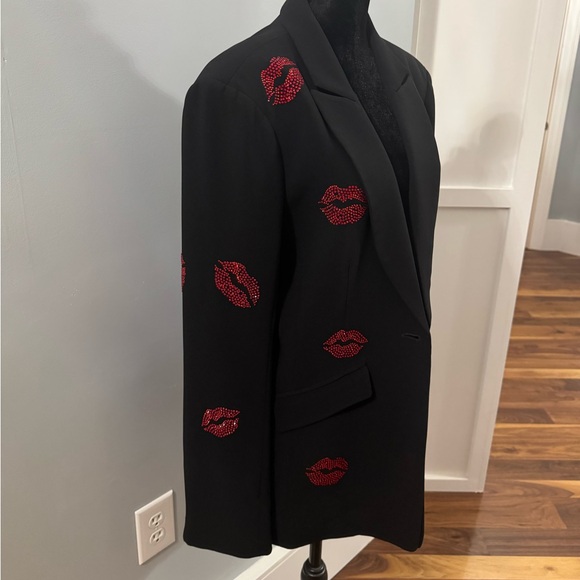 Cinq à Sept Black Blazer w/ Red Crystals Lip Print - Picture 2 of 5